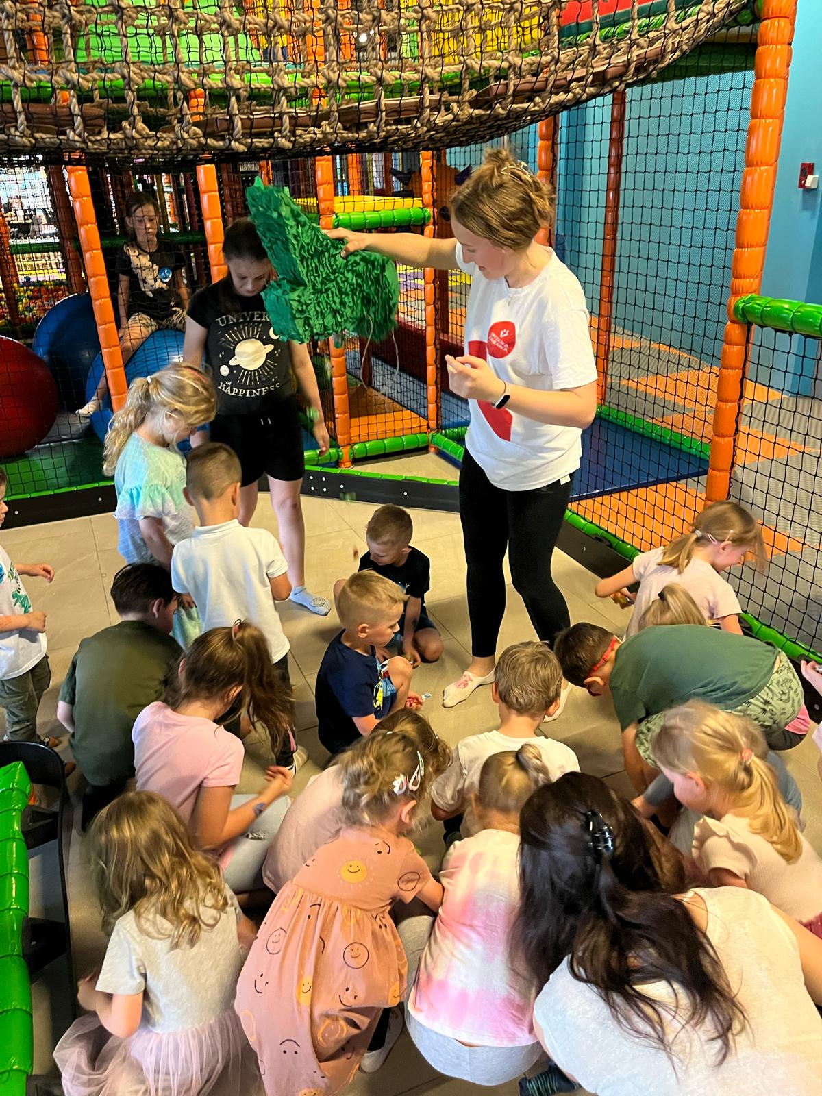 Witawa Zabawa Sala Gdynia Witomino Animator z dziećmi